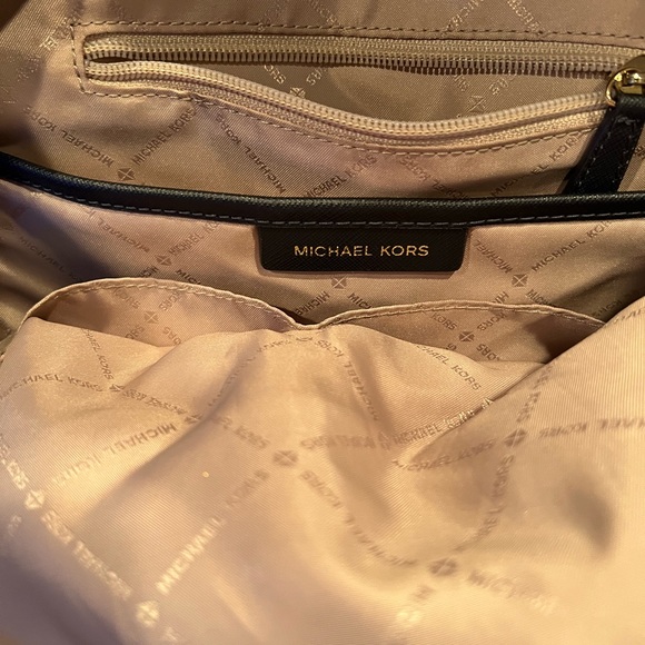 Michael kors backpack - Picture 2 of 10